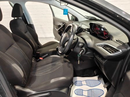 2014 Peugeot 208 - thumbnail 14