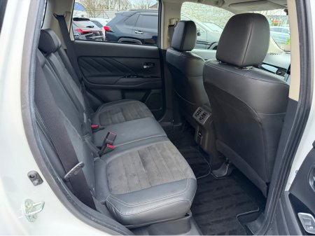 2019 Mitsubishi Outlander - thumbnail 9