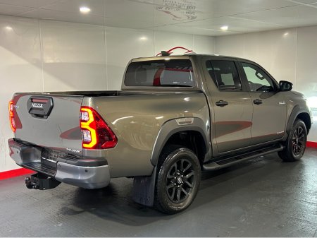 2022 Toyota Hilux INVINCIBLE X D-4D 4WD INVINCIBLE DCB €42,500 thumbnail
