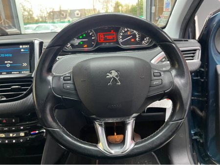 2019 Peugeot 2008 €15950! 2019 PEUGEOT 2008 ALLURE 1.2 AUTOMATIC / REVERSE CAMERA / HEATED SEATS / PANORAMIC SUNROOF €15,950 thumbnail