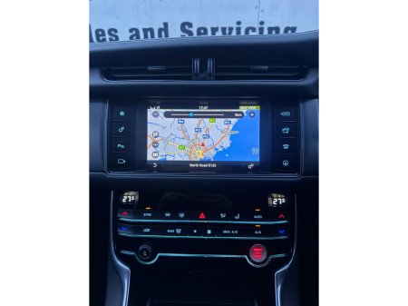 2017 Jaguar XF - thumbnail 29