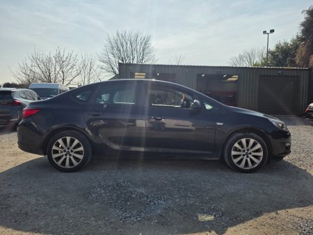 2013 Opel Astra - thumbnail 8