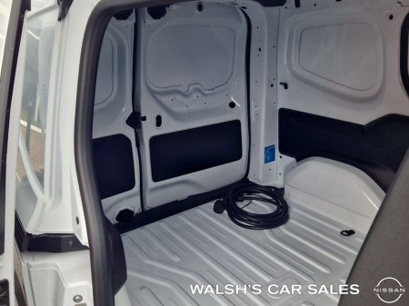 2025 Nissan Townstar - thumbnail 16