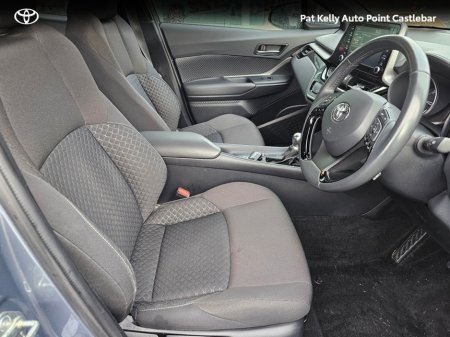 2023 Toyota C-HR C-HR HYBRID LUNA €29,900 thumbnail