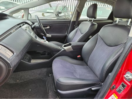 2014 Toyota Prius - thumbnail 9