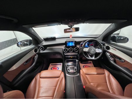 2020 Mercedes-Benz GL Class 200 D COUPE 5DR AUTO €38,900 thumbnail