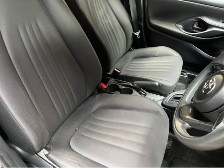 2020 Toyota Yaris - thumbnail 9