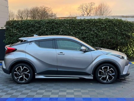 2018 Toyota C-HR G-LED EDITION 1.8 HYBRID // HEATED SEATS // DIAMOND CUT ALLOYS // ADAPTIVE CRUISE CONTROL €19,900 thumbnail