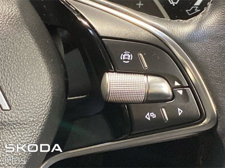 2025 Skoda Octavia Selection 1.5TSI 115bhp DSG mHEV €33,950 thumbnail