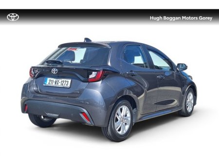 2021 Toyota Yaris - photo 2