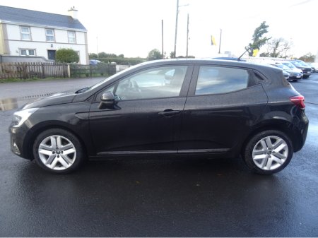 2022 Renault Clio - view 4