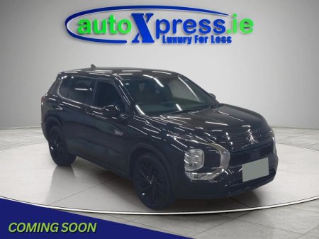 2023 Mitsubishi Outlander PHEV 4WD BLACK EDITION, Low mileage, Reversing camera