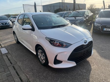 2022 Toyota Yaris - thumbnail 2