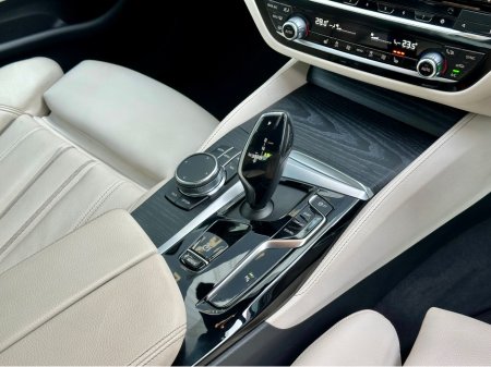 2023 BMW 5 Series M SPORT MHEV AUTO 520 D thumbnail