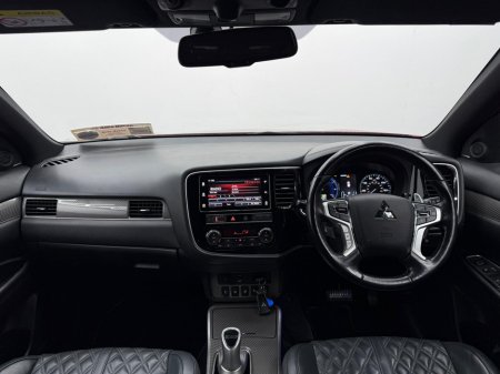 2018 Mitsubishi Outlander 2.4L Plug-in EV Intense 5 seat €16,950 thumbnail