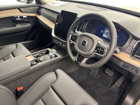 2026 Volvo XC90 - thumbnail 6