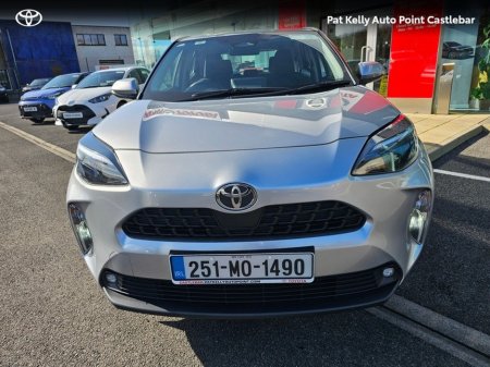 2025 Toyota Yaris Cross - thumbnail 5