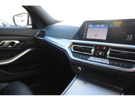 2021 BMW 3 Series  €35,995 thumbnail