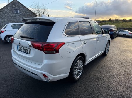 2020 Mitsubishi Outlander 4X4 Plug-in Hybrid - High Spec - Like New €24,750