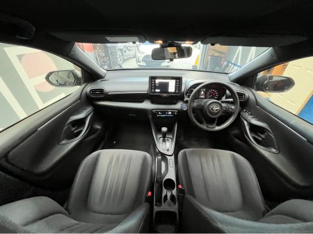 2021 Toyota Yaris - thumbnail 12