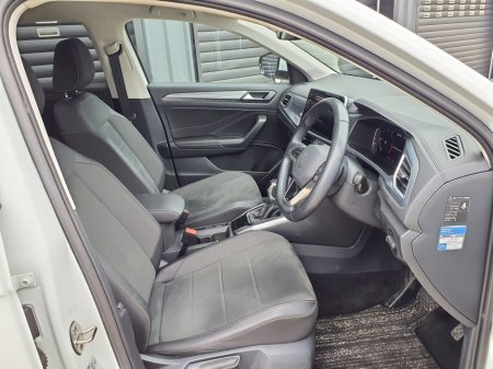 2023 Volkswagen T-Roc 2.0 TDi Sport DSG 150PS €30,950 thumbnail