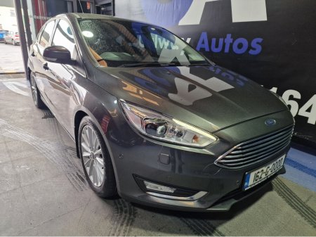 2016 Ford Focus - thumbnail 13