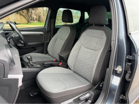 2023 SEAT Ibiza Folding Mirrors...Background Lighting €17,400 thumbnail