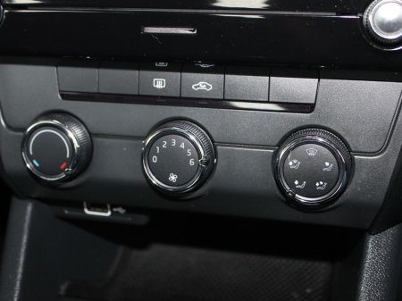 2019 Skoda Octavia - thumbnail 18