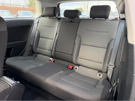 2013 Volkswagen Golf - thumbnail 16