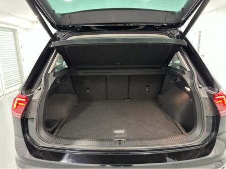 2020 Volkswagen Tiguan HIGHLINE 2.0 TDI MANUAL LOW KMS 150HP VW/AUDI SPECIALISTS WWW.DENISDARCYCARS.IE thumbnail