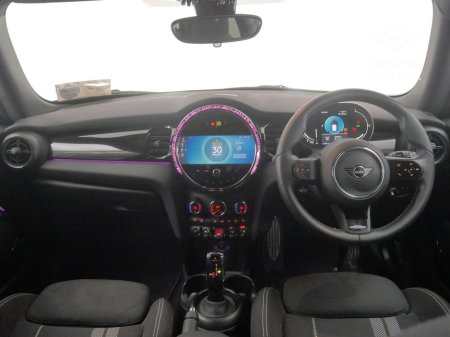 2024 MINI Hatch 3-Door Cooper Sport €34,900