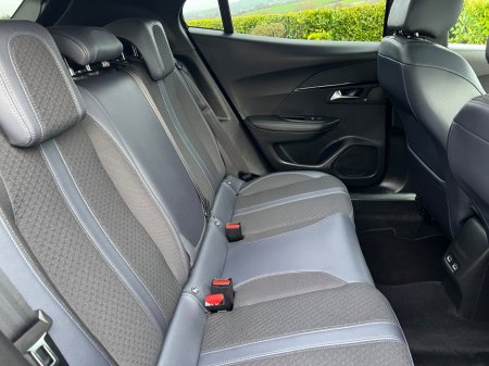 2020 Peugeot 2008 1.2 Puretech 100bhp Allure €17,950 thumbnail