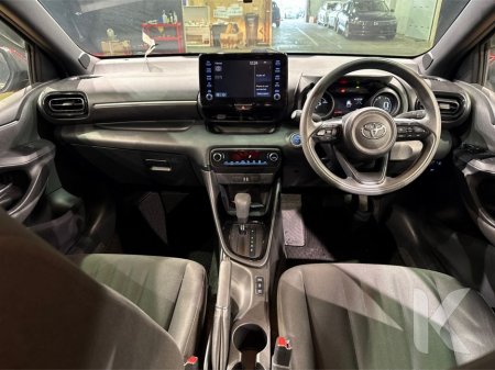 2021 Toyota Yaris 1.5 HYBRID - ALLOY WHEELS- REAR CAMERA €15,950 thumbnail