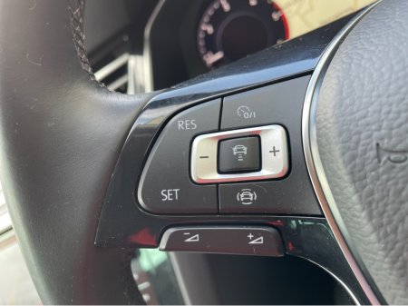 2019 Volkswagen Passat - thumbnail 12