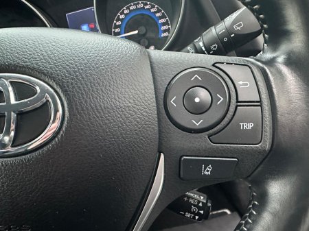 2018 Toyota Auris 1.8 HYBRID LUNA SPORT 136BHP AUTO LOW KM €16,450 thumbnail