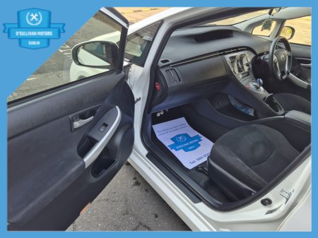 2015 Toyota Prius - thumbnail 14