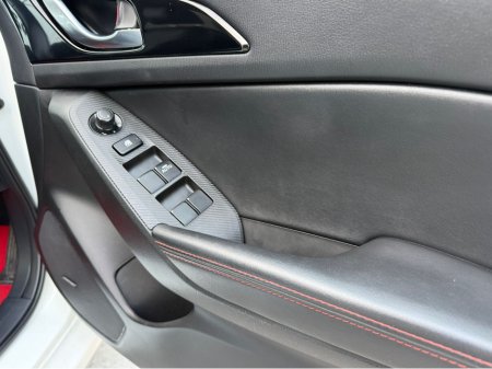 2016 Mazda Mazda3 2.2 D 150PS PLATINUM BL I 4 4DR €8,999 thumbnail