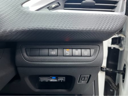 2017 Peugeot 2008 €12950! 2017 PEUGEOT 2008 1.2 AUTOMATIC €12,950 thumbnail