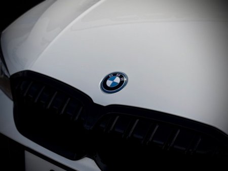 2025 BMW 3 Series - thumbnail 23