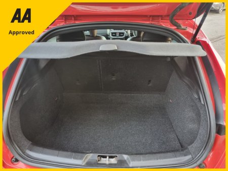 2016 Volvo V40 - thumbnail 16