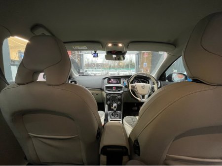 2018 Volvo V40 - thumbnail 13