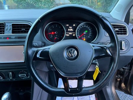 2016 Volkswagen Polo COMFORTLINE 1.2 TSI // 16" GTI ALLOYS // REVERSE CAMERA // ADAPTIVE CRUISE CONTROL €12,900 thumbnail
