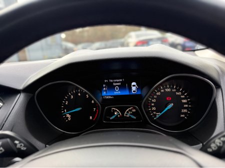 2015 Ford Focus TITANIUM 1.0 ECOBOOST 12 125PS 4DR thumbnail