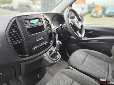2022 Mercedes-Benz Vito - thumbnail 8