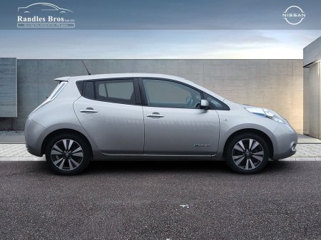 2016 Nissan Leaf - thumbnail 5