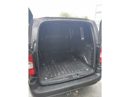 2020 Peugeot Partner ACTIVE 1.5 BLUE HDI 10 100 6.2 3                ///  LOVELY VAN IN PLATINUM GREY COMES WITH ROOF BARS AND SIDE BARS  // €14,000