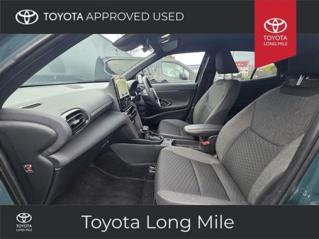 2025 Toyota Yaris Cross 1.5 Hybrid Luna Sport 5Dr €33,449 thumbnail