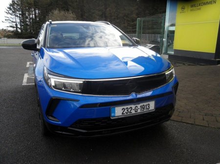 2023 Opel Grandland X - view 2