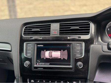 2017 Volkswagen Golf GTD 2.0 MANUAL *FULL SERVICE HISTORY* €18,995 thumbnail