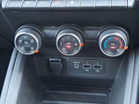 2020 Renault Clio - thumbnail 25